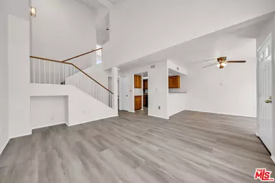 820 W Compton Blvd #17, Compton, CA 90220 - Photo 1