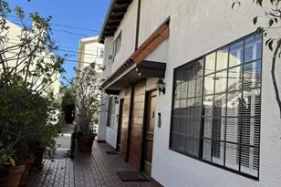 1027 11th St, Santa Monica, CA 90403 - Photo 1