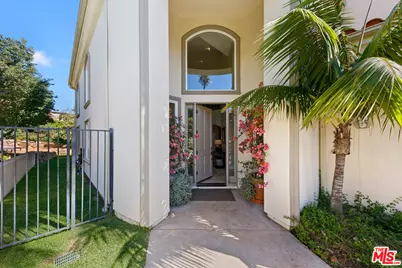 28905 W Beach Ln, Malibu, CA 90265 - Photo 1