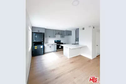 22423 Del Valle St #106, Woodland Hills, CA 91364 - Photo 1