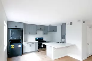 22423 Del Valle St, Woodland Hills, CA 91364 - Photo 1