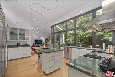 354 14th St, Santa Monica, CA 90402 - Photo 1