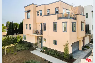 587 Daniel Freeman Cir, Inglewood, CA 90301 - Photo 1