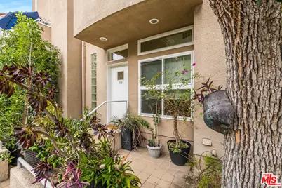 10629 Woodbridge St #102, Toluca Lake, CA 91602 - Photo 1