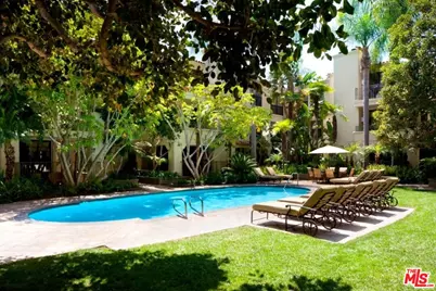 555 S Barrington Ave #211, Los Angeles, CA 90049 - Photo 1