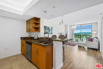 13700 Marina Pointe Dr #1022, Marina del Rey, CA 90292 - Photo 1