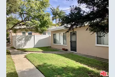 1856 9th St #A, Santa Monica, CA 90404 - Photo 1