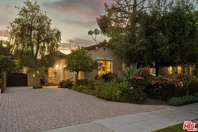 151 N Poinsettia Pl, Los Angeles, CA 90036 - Photo 1