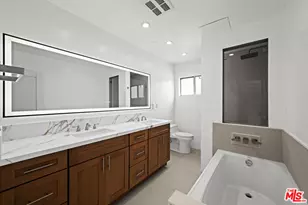 136 S Palm Dr, Beverly Hills, CA 90212 - Photo 1