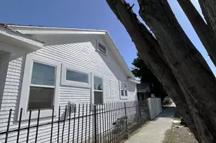1058 W 42nd Pl, Los Angeles, CA 90037 - Photo 1