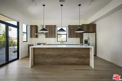 2651 Vineyard Ave, Los Angeles, CA 90016 - Photo 1
