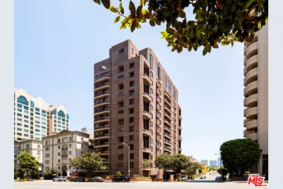 10550 Wilshire Blvd #904, Los Angeles, CA 90024 - Photo 1