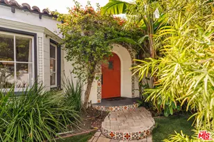 8260 Oakwood Ave, Los Angeles, CA 90048 - Photo 1