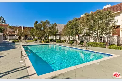 6263 Randi Ave, Woodland Hills, CA 91367 - Photo 1