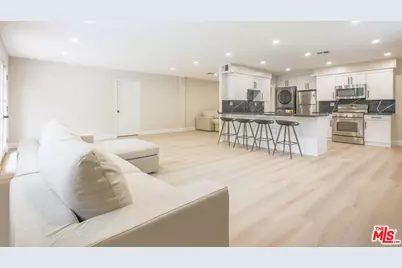 22022 Lopez St, Woodland Hills, CA 91364 - Photo 1