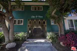 605 S Barrington Ave, Los Angeles, CA 90049 - Photo 1