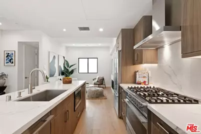 3808 S Verona Ct, Los Angeles, CA 90066 - Photo 1