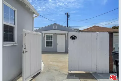 1735 S Carmelina Ave, Los Angeles, CA 90025 - Photo 1