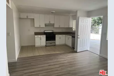 6640 Irvine Ave #1, North Hollywood, CA 91606 - Photo 1