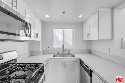 4980 S Centinela Ave #8, Los Angeles, CA 90066 - Photo 1