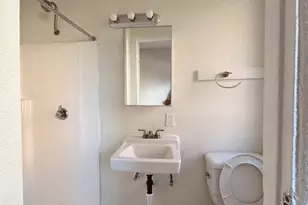 920 S Hobart Blvd, Los Angeles, CA 90006 - Photo 1
