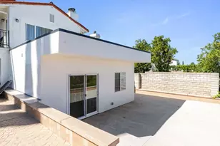 21727 Planewood Dr, Woodland Hills, CA 91364 - Photo 1