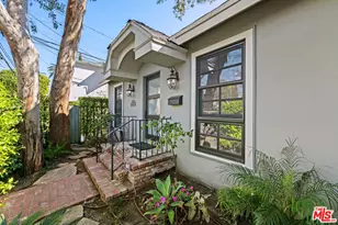 8712 Sherwood Dr, West Hollywood, CA 90069 - Photo 1