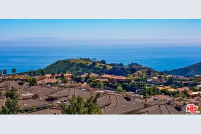 1648 Chastain Pkwy, Pacific Palisades, CA 90272 - Photo 1