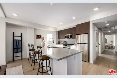 707 S Berendo St #102, Los Angeles, CA 90005 - Photo 1
