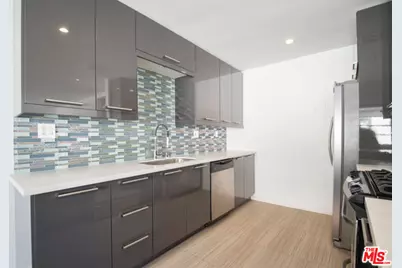 617 Ocean Ave #D, Santa Monica, CA 90402 - Photo 1