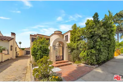 1349 Meadowbrook Ave, Los Angeles, CA 90019 - Photo 1