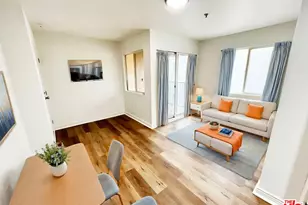 2637 S Manhattan Pl, Los Angeles, CA 90018 - Photo 1