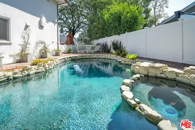 2324 Banyan Dr, Los Angeles, CA 90049 - Photo 1