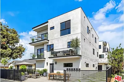 4701 Saturn St, Los Angeles, CA 90019 - Photo 1