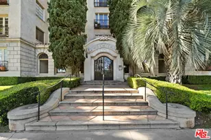 109 N Sycamore Ave, Los Angeles, CA 90036 - Photo 1