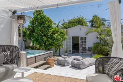 814 Angelus Pl, Venice, CA 90291 - Photo 1