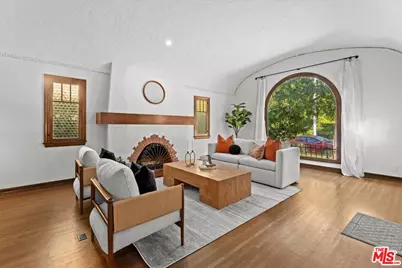 1159 S Sierra Bonita Ave, Los Angeles, CA 90019 - Photo 1