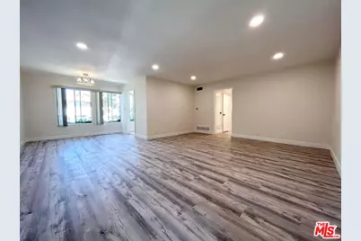 439 S Oakhurst Dr #1, Beverly Hills, CA 90212 - Photo 1