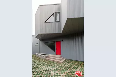 340 Indiana Ave, Venice, CA 90291 - Photo 1