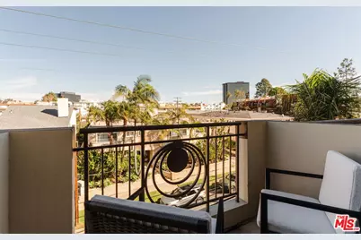 951 Granville Ave #Ph2, Los Angeles, CA 90049 - Photo 1