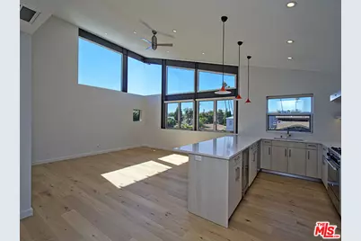 806 6th Ave #4, Venice, CA 90291 - Photo 1