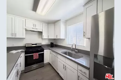 326 S Manhattan Pl #107, Los Angeles, CA 90020 - Photo 1