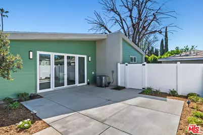 15912 Vose St, Van Nuys, CA 91423 - Photo 1