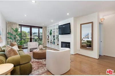 1351 N Crescent Heights Blvd #207, West Hollywood, CA 90046 - Photo 1