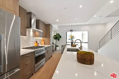 3803 S Verona Ct, Los Angeles, CA 90066 - Photo 1
