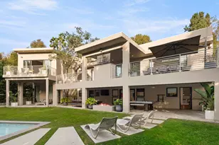 1085 Carolyn Way, Beverly Hills, CA 90210 - Photo 1