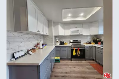601 S Van Ness Ave #4, Los Angeles, CA 90005 - Photo 1
