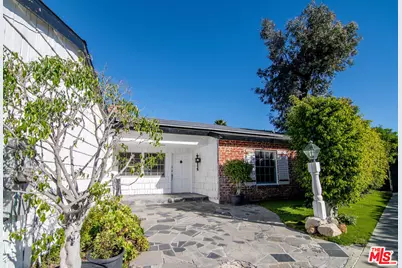 10803 Alta View Dr, Studio City, CA 91604 - Photo 1