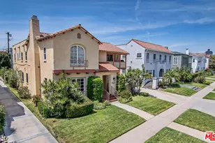 1071 S Cloverdale Ave, Los Angeles, CA 90019 - Photo 1
