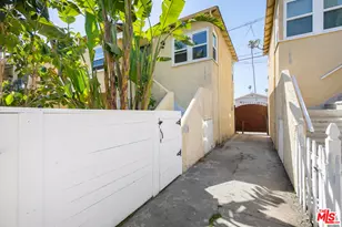 1533 Meadowbrook Ave, Los Angeles, CA 90019 - Photo 1